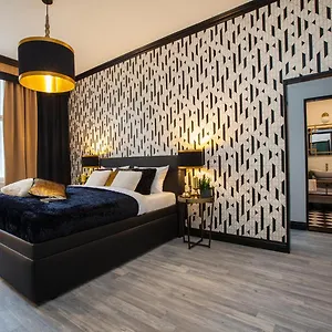 Golden 4*, Praga Repubblica Ceca